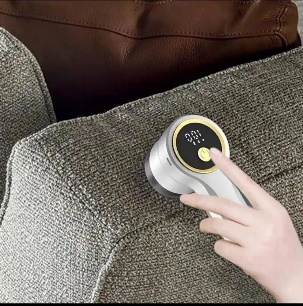 Rechargeable LCD Lint Remover